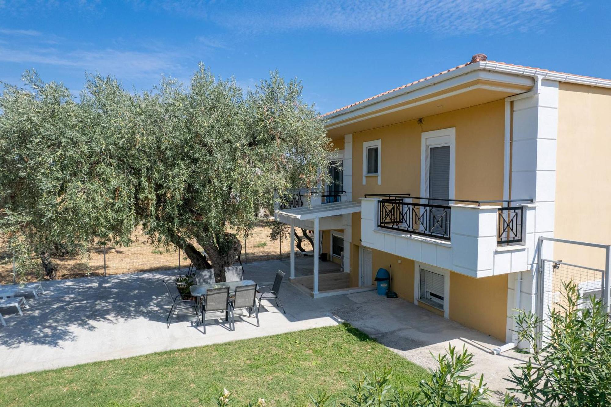 Louloudis Apartments Complex Limenas  Bagian luar foto