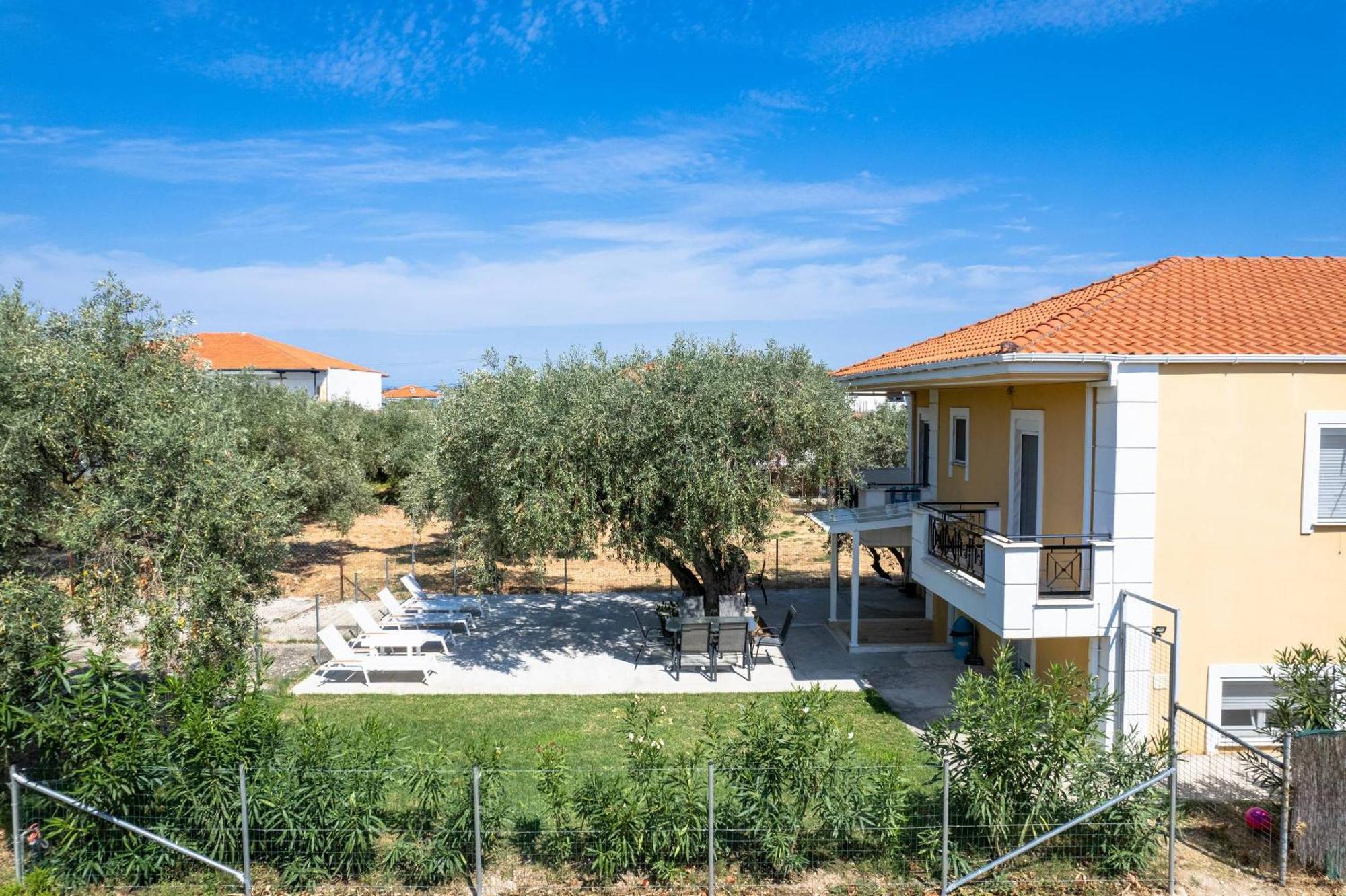 Louloudis Apartments Complex Limenas  Bagian luar foto
